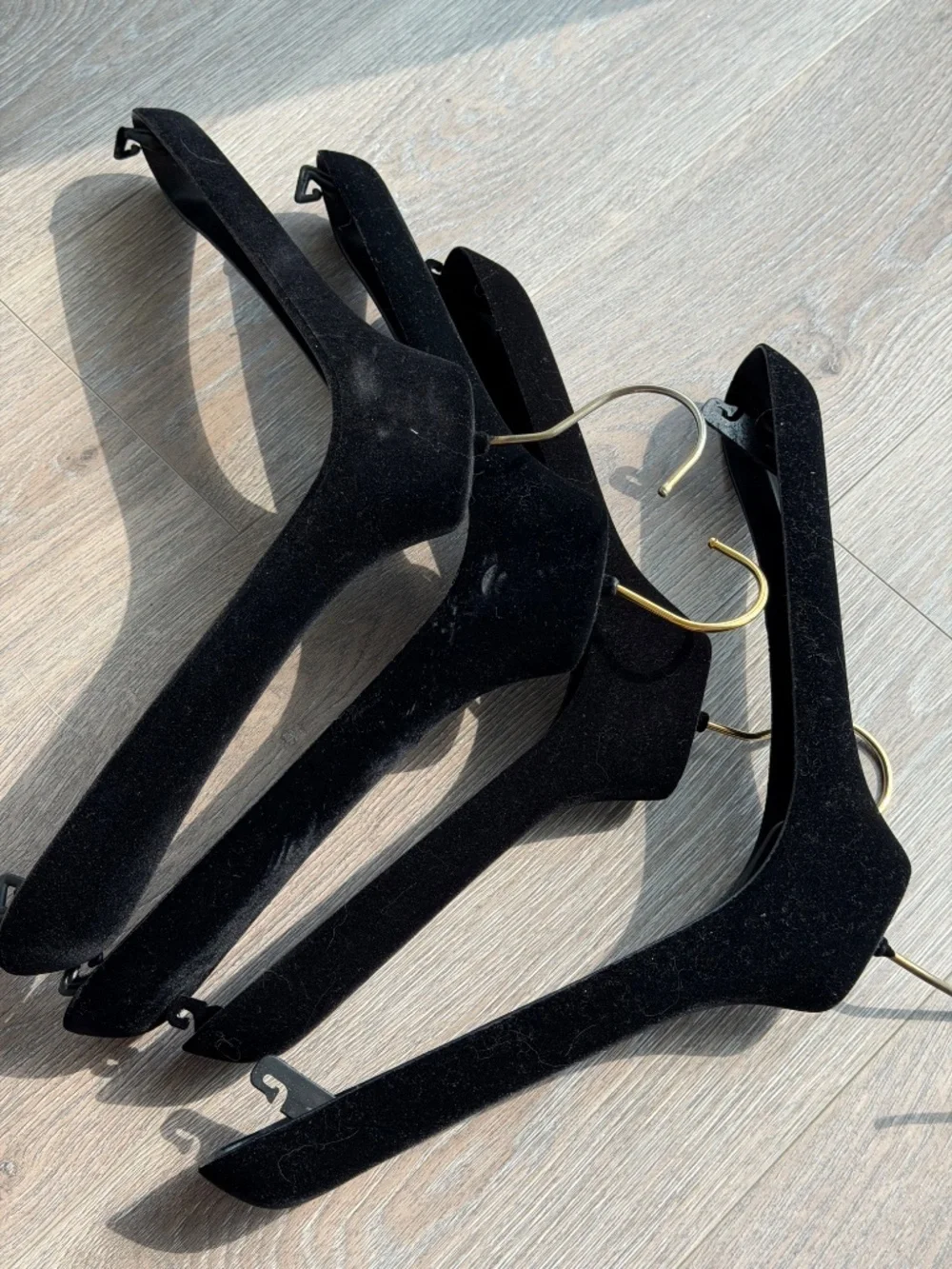 Chanel velvet hangers 4pcs